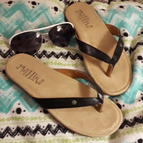 Mad Love Shoes - FLASH SALE NWOT CUTE STRAPPY SANDALS
